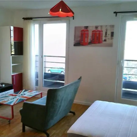 Cergy-le-haut Studio 4 Nights Minimum Διαμέρισμα *