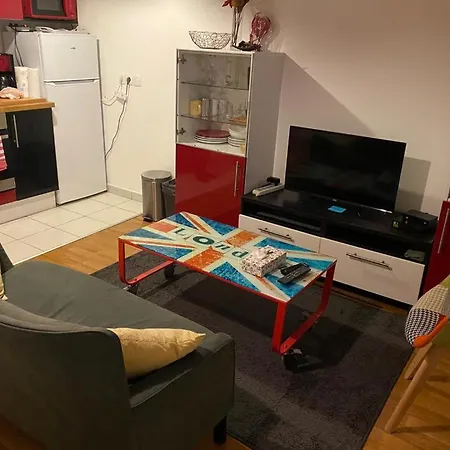 Cergy-le-haut Studio 4 Nights Minimum Διαμέρισμα *